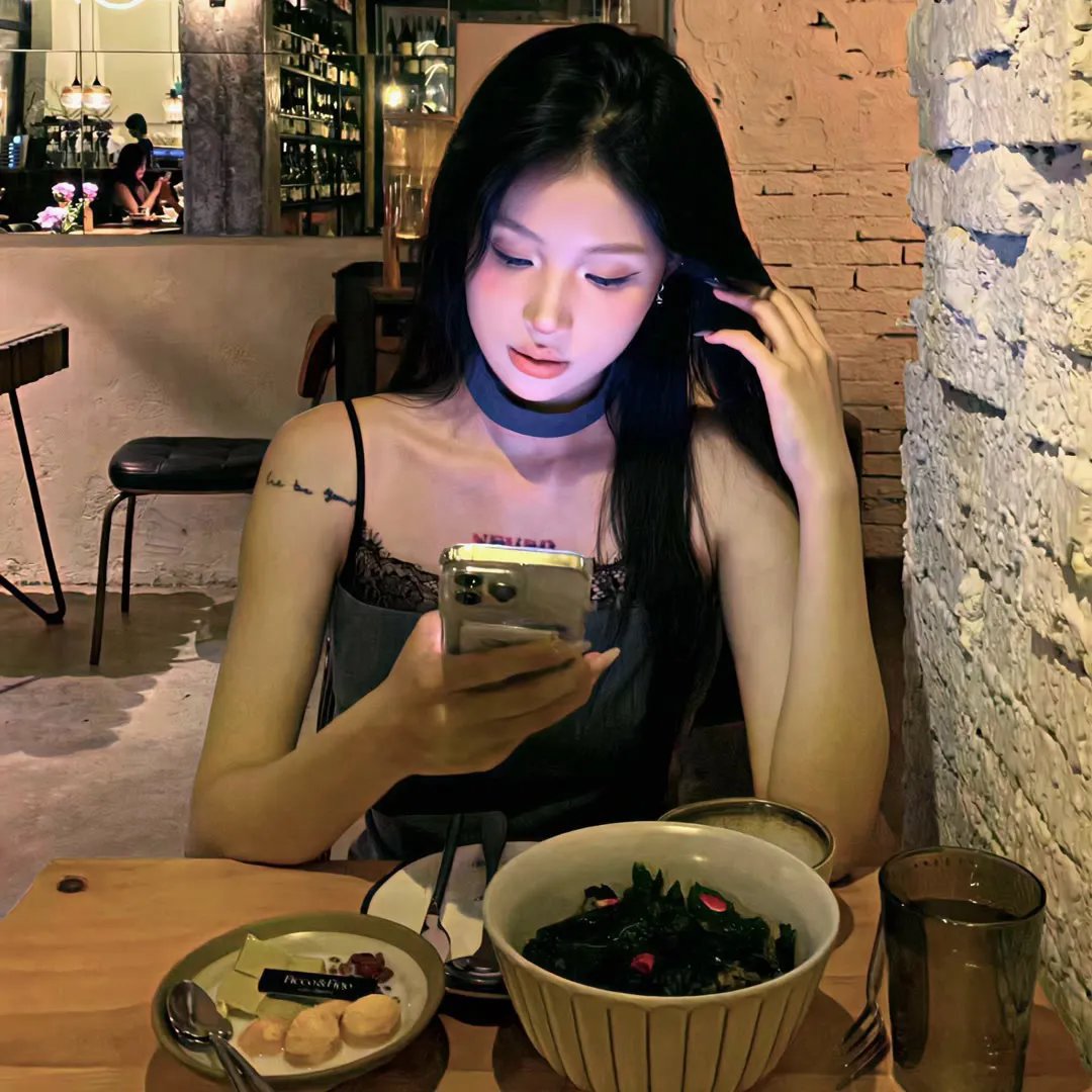 独家爆料：圈内顶流隐婚生子，服务器被挤瘫痪，深夜